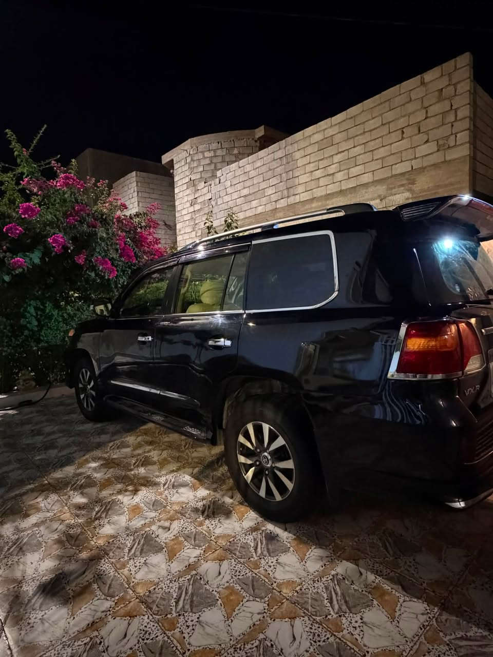 السلام عليكم
لاندكروز 2012 V8 4600
شعندك مراوس نزل 
*********** بي واتساب
