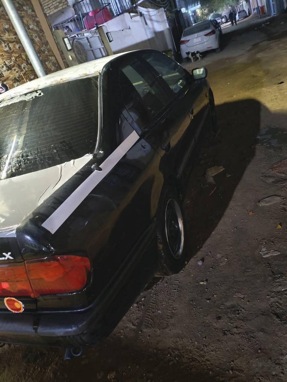 سياره نيسان بريميرا موديل 92 سياره لا ضربه ولا خياس  السياره فقط بيها بطل معلك مكا     نجف البراكيه  هاذا رقمي
***********
