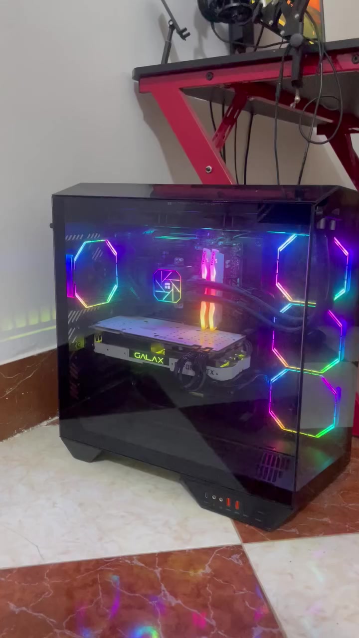 بيسي كامل مكمل عدا الميز
استخدام اقل الشهر وية البيسي هيدسيت هايبر كلاود ٢ وماوي لوجتك  gpro superlight 2 
ومايك فايفاين

مواصفات البيسي

•⁠  ⁠Processor: AMD Ryzen™️ 7 7800X3D Desktop Processor Try | SKU: 107945

•⁠Gpu: Nvidia Galax 2070s

•⁠Monitor: ZOWIE XL2546 TN 240Hz DyAc™ 24.5 inch

•⁠  ⁠Motherboard: Gigabyte B850 GAMING WIFI6, Motherboard | SKU: 109070

•⁠  ⁠Memory: TEAMGROUP T-Force Delta RGB DDR5 Ram 32GB (2x16GB) 6000MHz CL38 - White | SKU: 107670

•⁠  ⁠Storage A: WD Blue SN5100 1TB , 7100MB/s M.2 NVME , PCIe 4.0 | SKU: 109594

•⁠  ⁠Cooling System: Thermalright Aqua Elite 360 V6 Liquid CPU Cooler - Black | SKU: 109930

•⁠  ⁠Case: Xigmatek Aqua V Mid Tower Case - Black | SKU: 109880

•⁠  ⁠Operating System : Windows 11 Pro Original License Key | SKU: 107819


**إذا كنت صاحب هذا الإعلان وتريد حذفه لأي سبب، رجاءا أرسل رسالة إلى الدعم الفني**