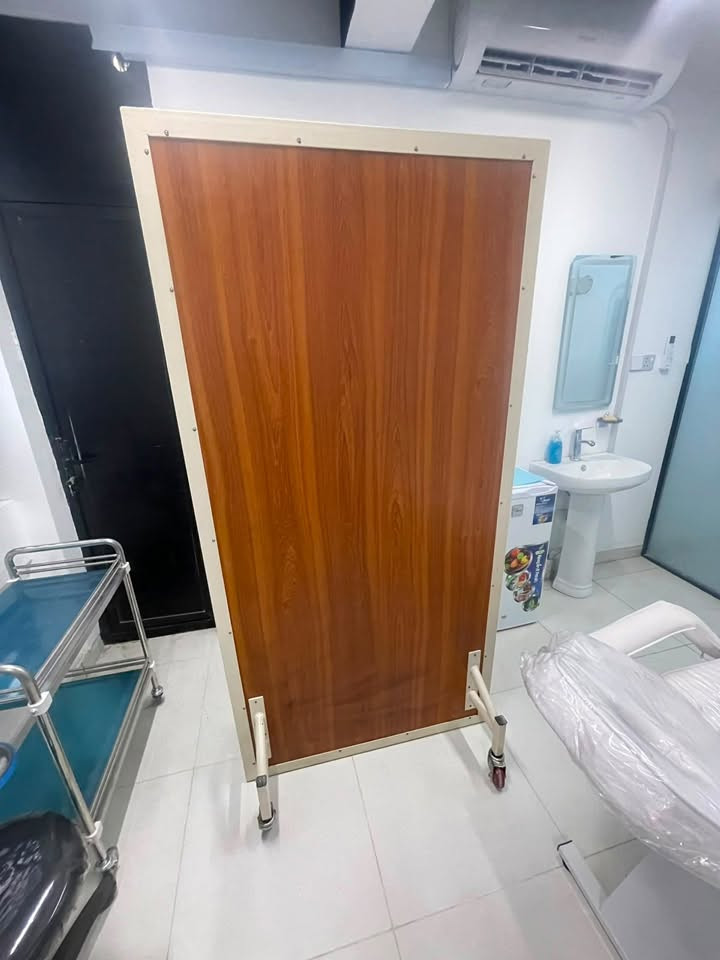السلام عليكم جهاز اشعه + حاجز للبيع مكان العياده بغداد حي الجهاد للاستفسار رقم الهاتف ***********
