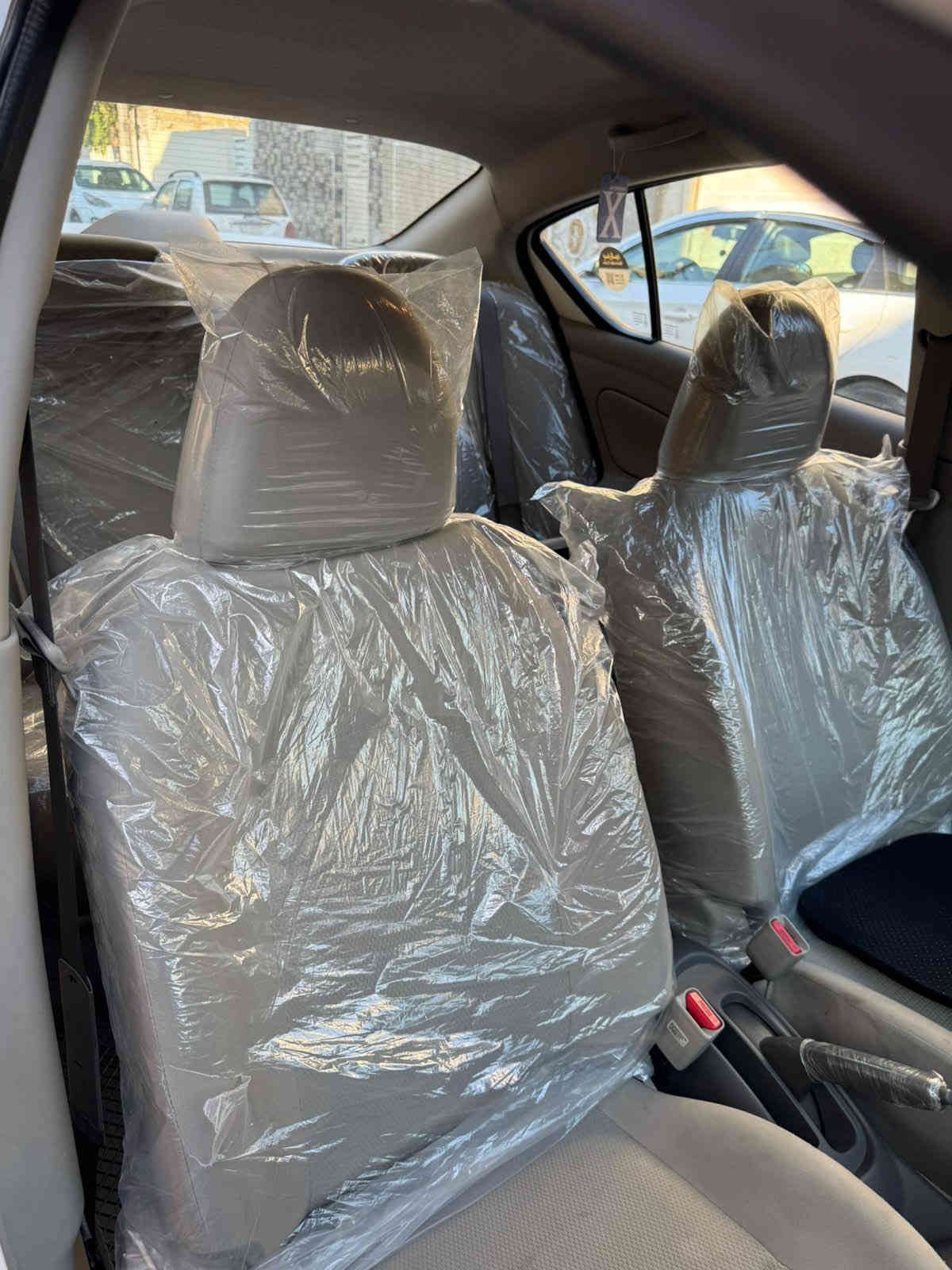 سلام عليكم عندي سني هندي موديل 23 ماشيه 25 رقم بغداد الدولي الجديد (بسمي) مكفوله كفاله عامه من ضربه صبغ بارد مكاني بغداد رقم تلفون ***********
