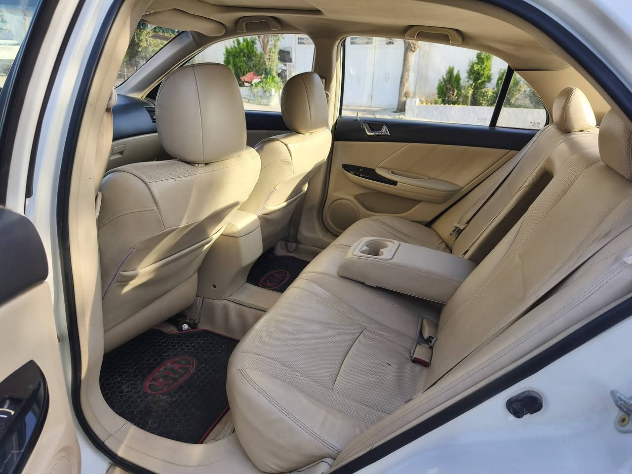 BYD F7 2014
فرۆشتن و ئاڵوگۆڕ 
گێڕ عادی مەرغوب, بێ بۆیاخ  ، فول مەکینە ٢٠ بیلادی, بەسمە سلاید کوشن جلد و کارەبا ، ١٤٠ هەزار ڕۆشتووە ، گێڕومەکینە بەشەرت مەکینەی بیلادە ٫ ٤ تایەی تازە ٫ ٤ دەبڵ و بوشەکانیم گۆڕیوە بێ مەسروفە 

نرخ : ٦٣

شوین : سلێمانی

***********
