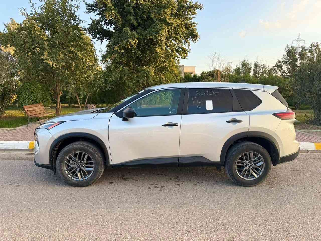 السلام عليكم
للبيع نيسان روج 2024
السعر 161$
ماشيه 35k
رقم منفيس شؤون تترقم بكل المحافظات مدفوع الرسوم كامل فقط تنقل ملكيه بأسم المشتري 
اللون رصاصي سلفر 
مواصفات حلوه
قطعتين تبريد فول تحكمات
شفتات 
كروس سرعه
تدفئه كشنات
كير شرط بدون عيب
محرك شرط بدون عيب
⛔️حادث بسيط بنيد فقط والباقي مكفول شرط السونار 
سياره جاهزه مابيها اي نقص مكان السياره تكريت 
للاتصال ***********
