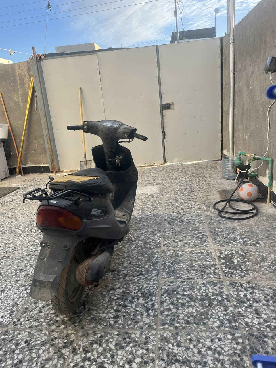 السعر 300 وبيها مجال 
للتواصل
***********
