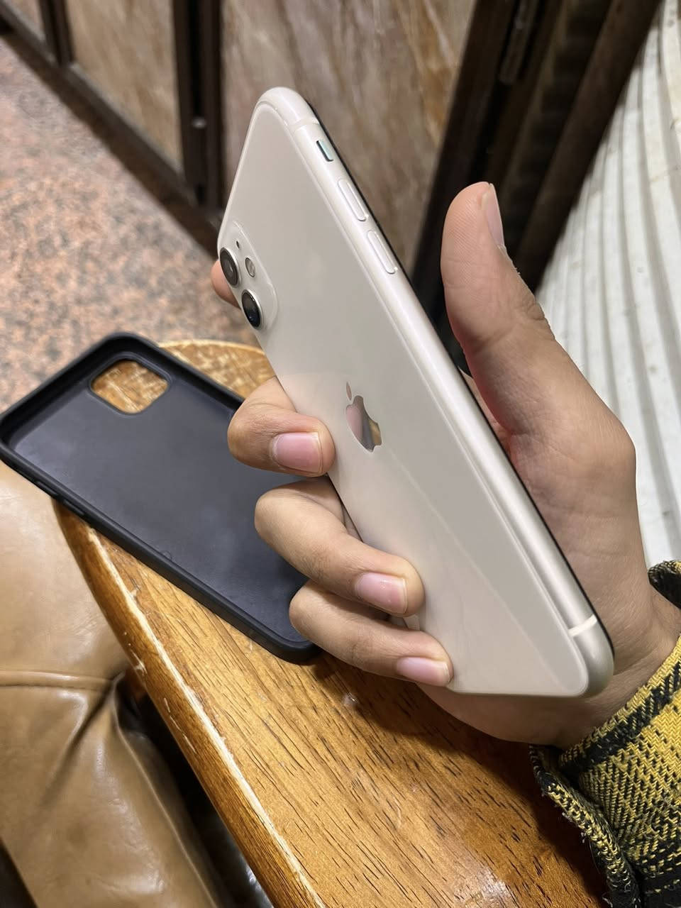 السلا عليكم ايفون11  مبدل شاشه اصليه ومبدل بطاريه باقي بلاد ذاكر 128‎ لون ابيض شرق أوسطAA/ موبايل حلو صوت كامرات وياه فقط شاحنه السعر200قفل مكاني المعقل ***********
