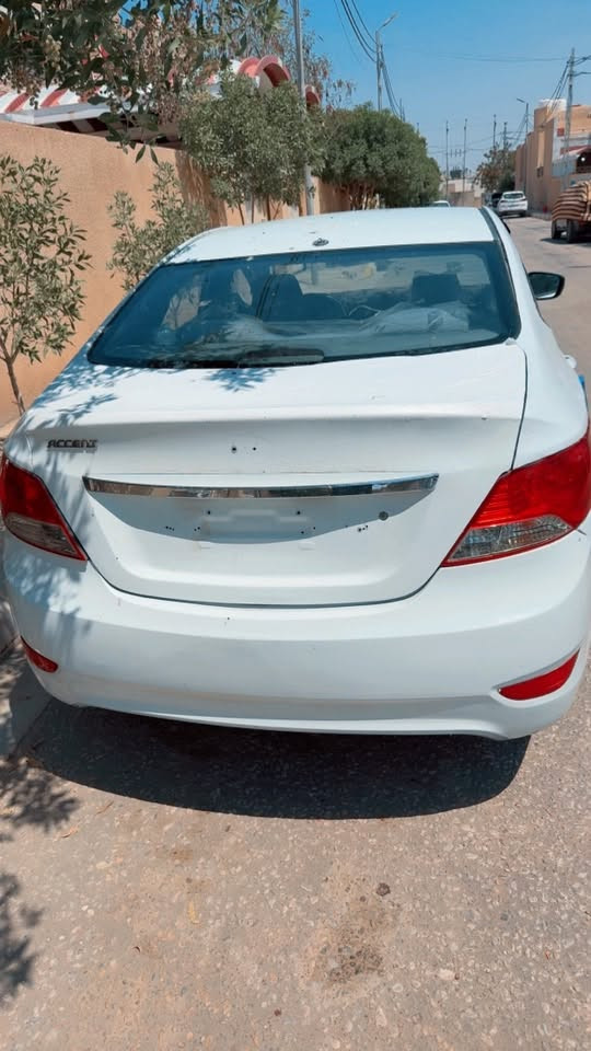 سيارة اكسنت موديل ٢٠١٣ كصتين متوم شمالي شغل درجة اولى باجات محرك وكير مكفول تخم تاير جديد باتري جديد منظومة تبريد جديدة تبريدها ثلاجة محرك ١٦٠٠ ويل كب مكانها كربلاء والسعر ٣٩$ للاستفسار ‭***********‬
