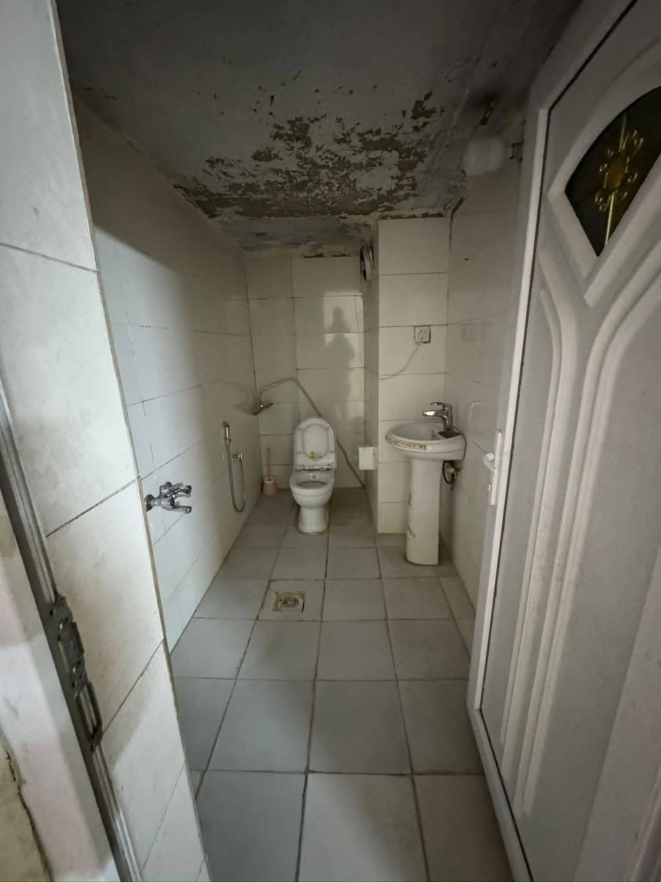 للايجار في السيدية
بيت مساحة 300م يحتوي على 6عدد الغرف وصالة ومطبخ وصحيات 
الموقع السيدية الضباط
للاستفسار مراجعة مكتب الكرم  للعقار 
او الاتصال على الارقام التاليه 
***********
