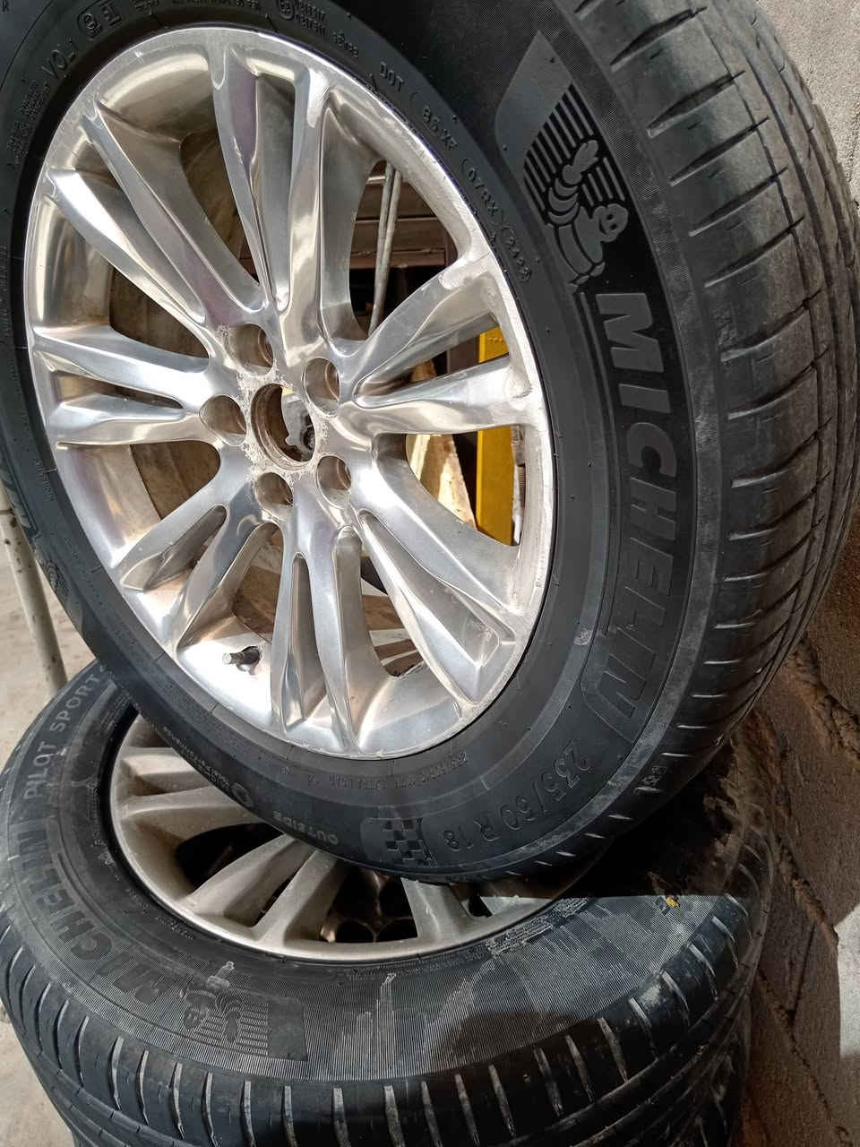 تخم ويل أوباما مكسيكي اصلي ويا تخم تاير  مكفول من التصليح والحيم والعواج  السعر٤ ورقات ونص  وبي مجال  ***********
