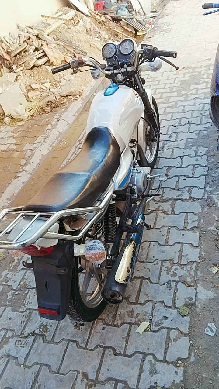 اسلام عليكم للبيع او مراوس حسب القناعه داون عضم كلك مكفوله عشائر لأن أوراقها نغسلن والوكيل مالتها بالبصره مالي خلك اروحله ابيع كلك موديل 2023 ما مفتوحه دراجه مكفوله للاستفسار ***********
