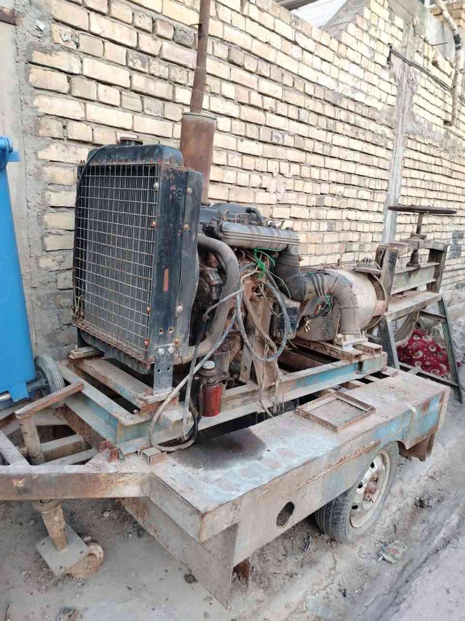 سلام عليكم غراض حدادة كترات عدد ثنين واحد شغال100%  والاخر بيه عطل مع تيغ بلادي 
مولد بنكي 2701 راس توليد 30 Kv 
معواجة عرض متر عراقية  
مع رفوف و بوفية حديد عرض 90 سمك مليمين ثكيلة طول مترتين وميز حديد 3 امتار سمك البليت 6 ملم  مثل ما موضح بالصور عدكم مكاني بغداد حي النصر  ***********
