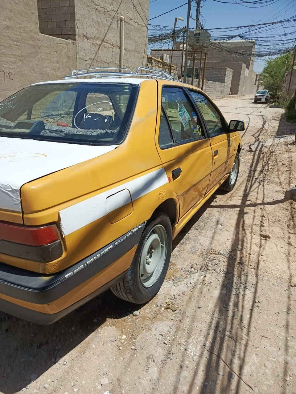مكلف بلنشر سلام عليكم بيجو 405 مكفوله السياره كلشي ماعايز كير ومكينه وحداديه جديده مابيه شي ملسق وسنويه كامل راعيه موجود بس ماندله السعر 14 وبيه مجال عنوانه النجف رقم ***********
