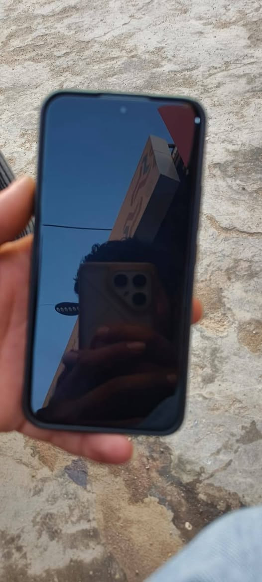 1                    هاتف Xiaomi Poco M8 Pro 5G الذكي باللون الأزرق الفاتح.يتميز الهاتف بكاميرا خلفية بدقة 50 ميجابكسل.يعمل بمعالج Snapdragon 7s Gen 4 ويحتوي على بطارية بسعة 6500
سعرة 375 جديد ماصار هواي من شتريتة ذاكرة 256 تواصل***********
