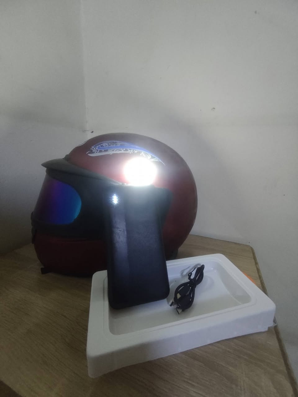 السلام عليكم شاحنه موبايل 📱 بور بانك للبيع مستخدمه 9 ساعاة فقط رقم 📱 ***********
