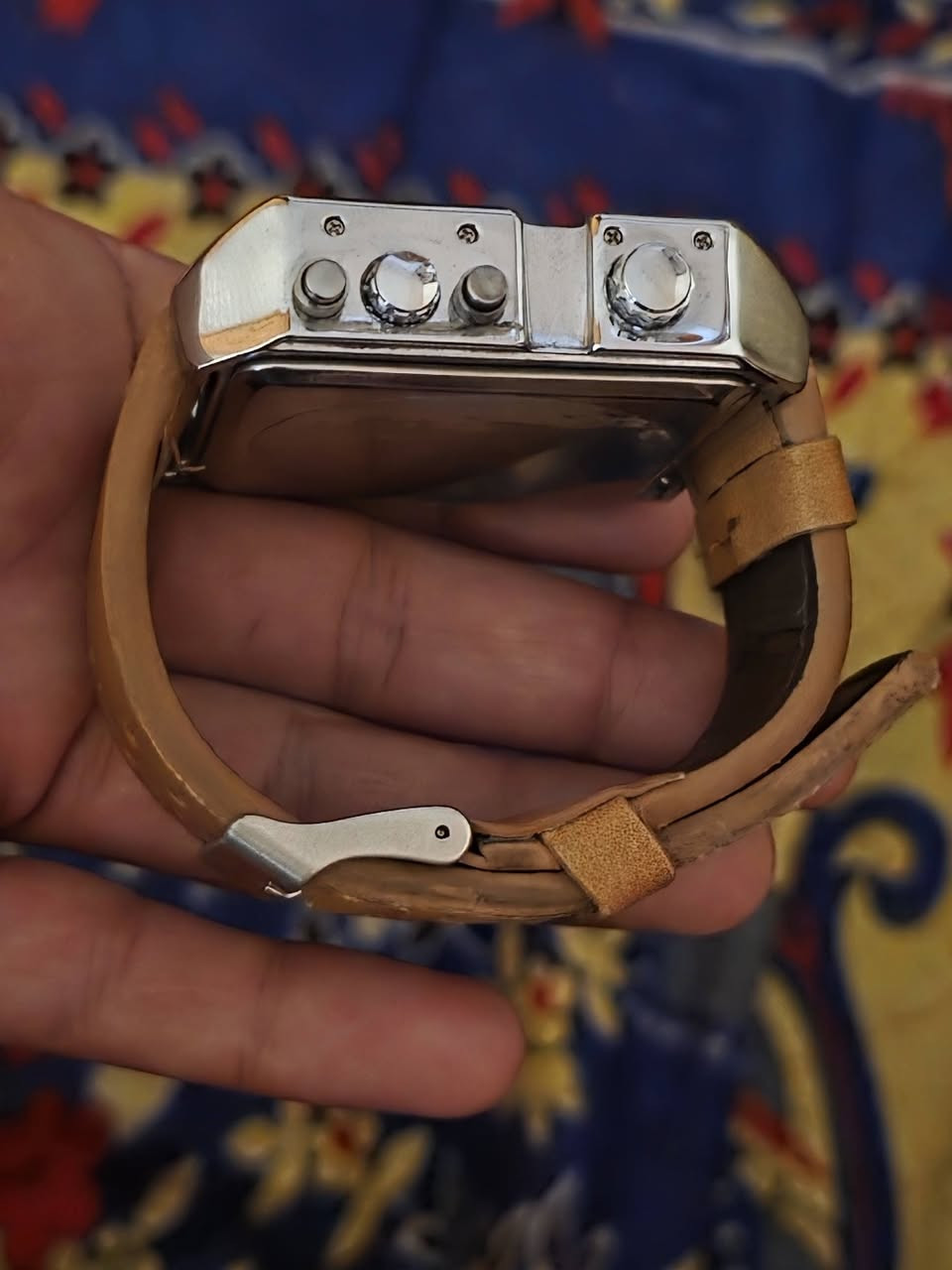 ساعه سير جلد طبيعي نقص بس باتري الساعه شغاله شرط لبستهه لبستيت بس جبيره عله ايدي للبيع سعر ٤٥ الف او مراوس بخاتم فضه حلو مكاني بغداد مدينه الصدر توصيل لا يوجد


**إذا كنت صاحب هذا الإعلان وتريد حذفه لأي سبب، رجاءا أرسل رسالة إلى الدعم الفني**