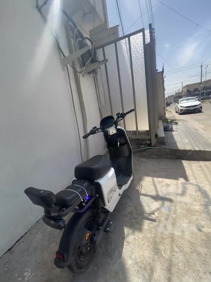 دراجه آر ٩٠٠ جديده صارلي يومين من أخذته   ٥ بطاريه فول موصفات مكاني  اليحب يتوصل هاذا رقمي ***********
