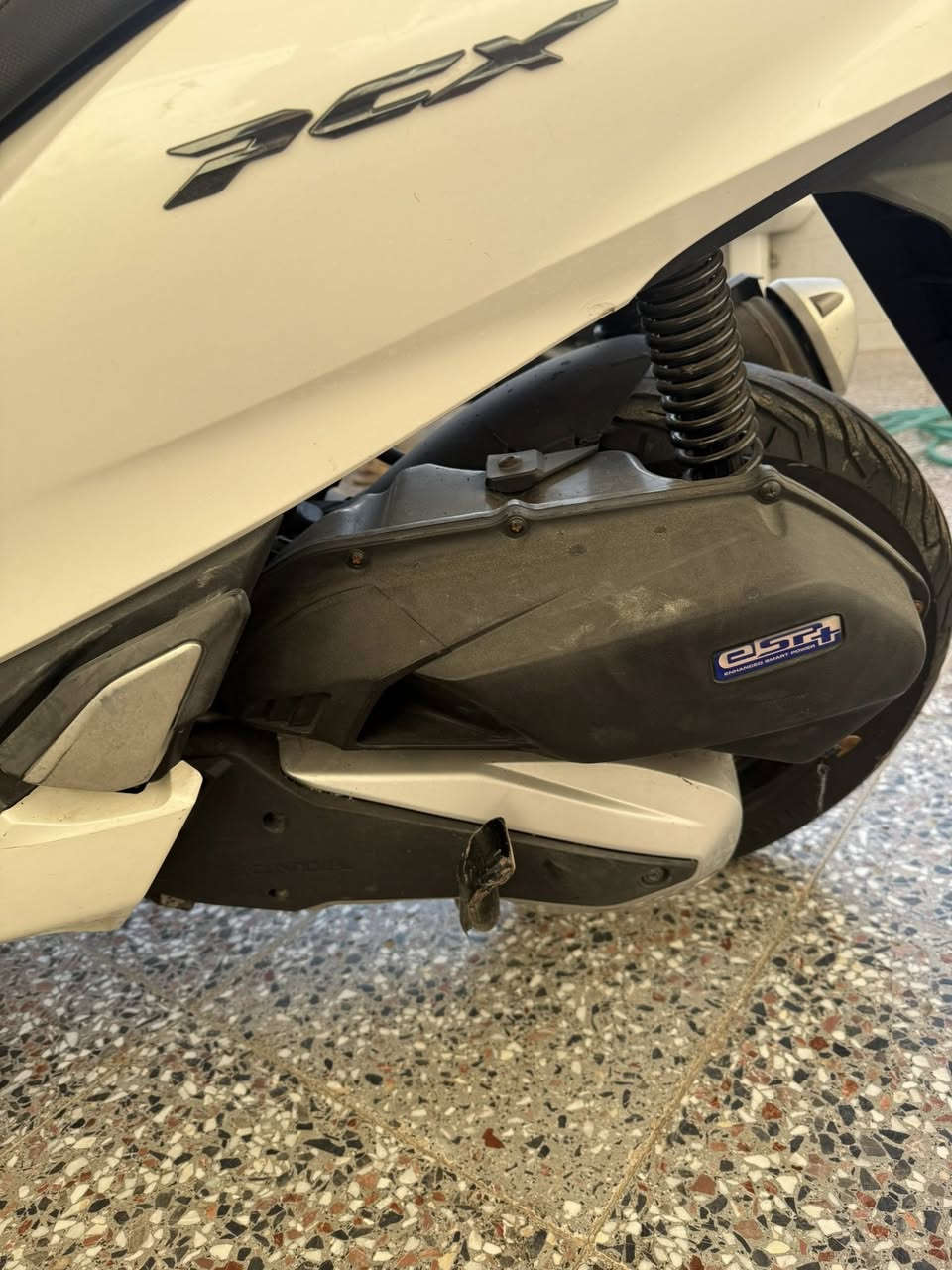 للبيع pcxجيل رابع
السعر18 وبيها مجال 
***********
بغداد
