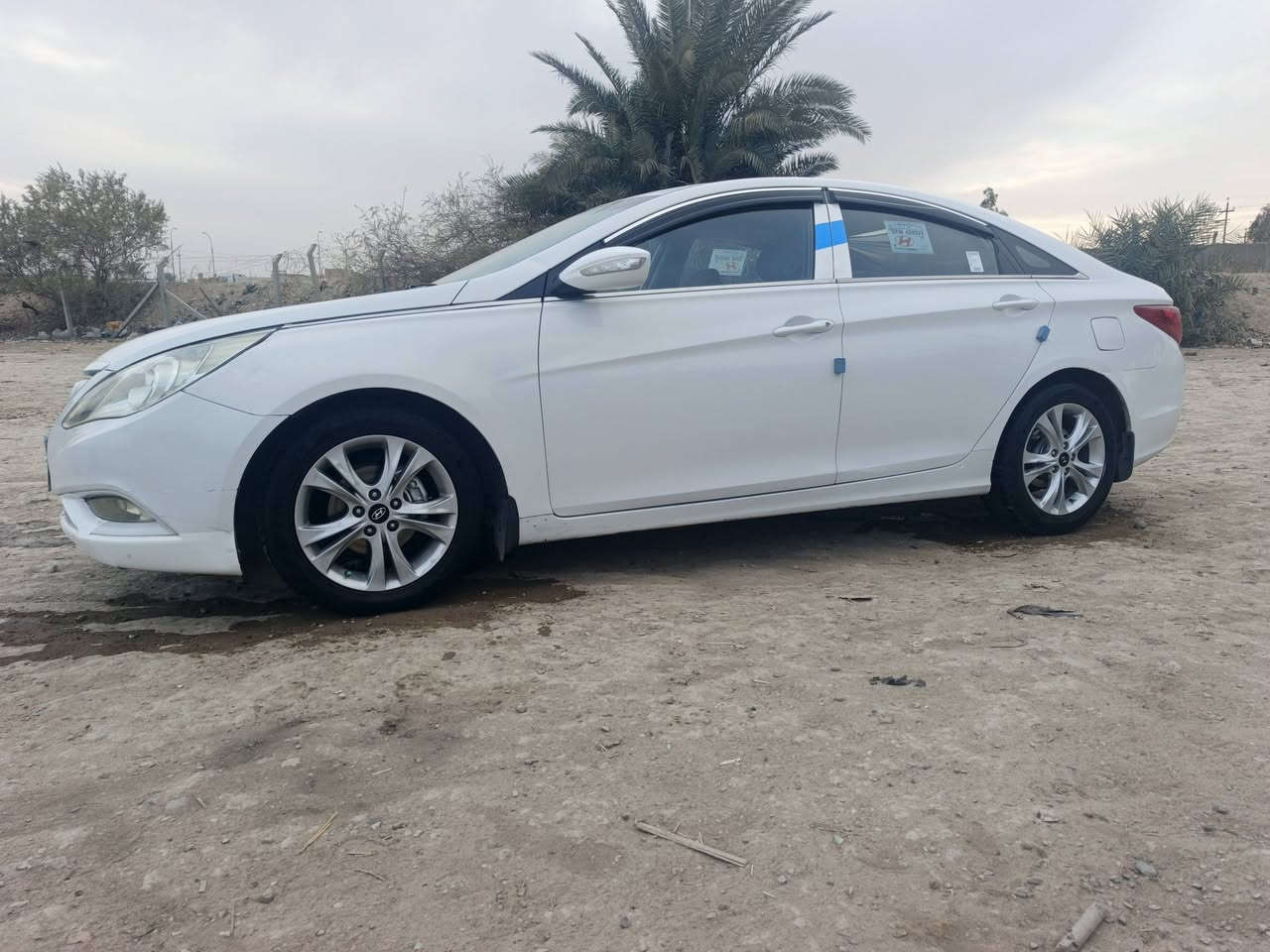 سوناتا 2012 قطعتين نص باب سيارة مال جناي نضيف كلش مكان بابل الهاشمية ***********
