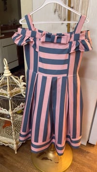 فساتين بنات • بضاعة جديدة • ملابس أطفال