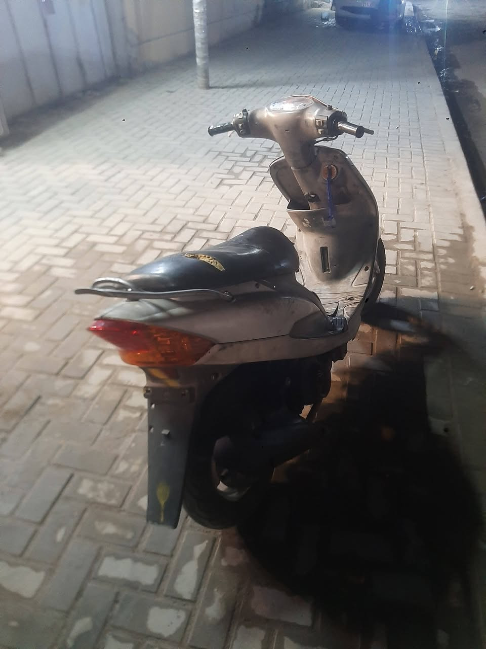 سلام عليكم  دراجه  منغولي كامله  من كلشي  بس صالصنه دراجه خير من الله سلف شغال كهربائات شغاله كفرات نضيفه مكان بغداد شهداء العبيدي سعر ٤٠٠ بيها مجال حق اجيه ***********
