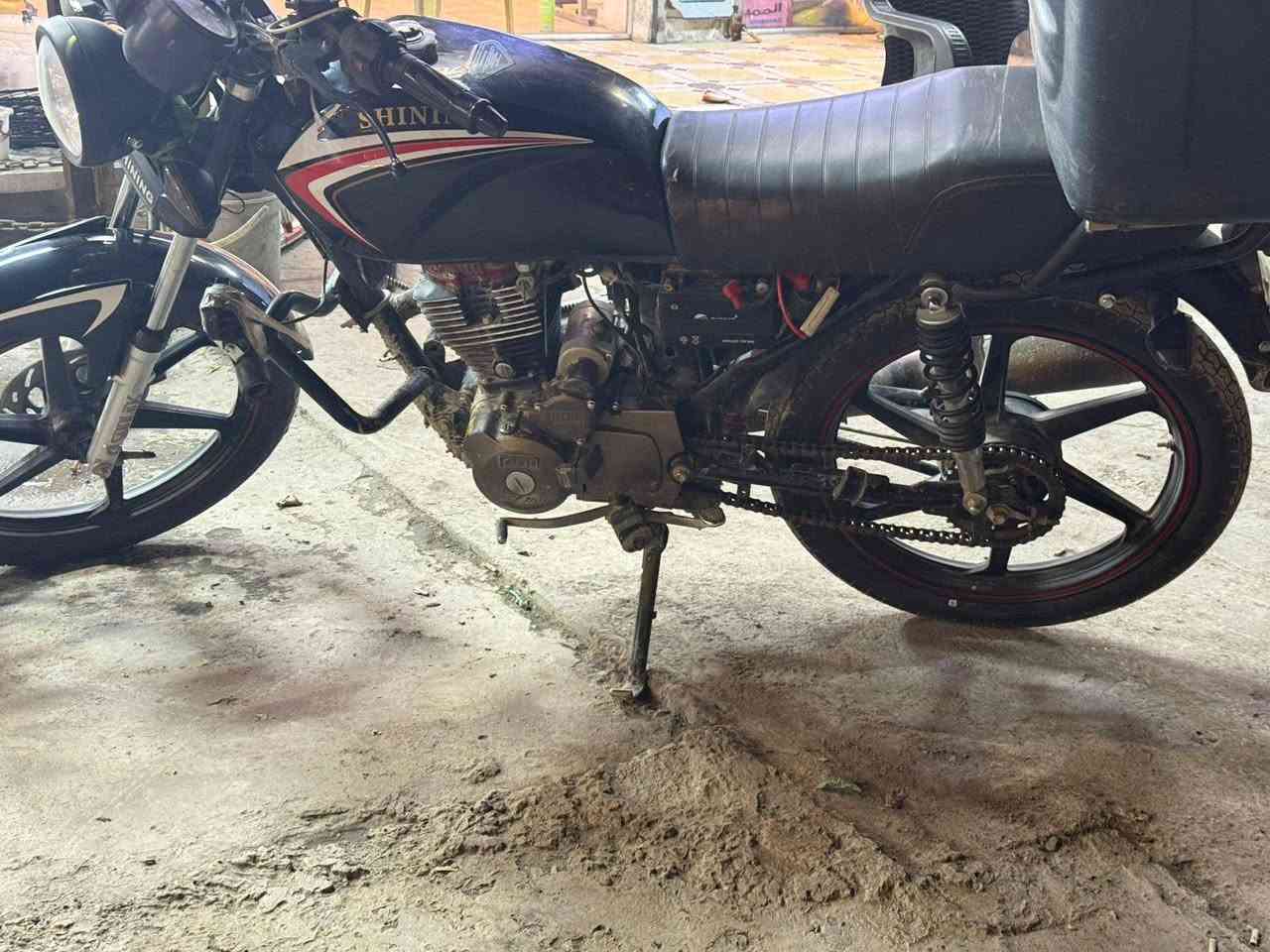 شاينك مديل 25 جيل الاول
سعر 750 
نقوصات صفاحيات ستان جبير واقيه زنجيل 
مكينه مكفوله 

اوراقه ضايعه مكفوله من سرقه ومن كلشي 
مكاني بغداد التاجي 
رقم تليفون *********** وتس
