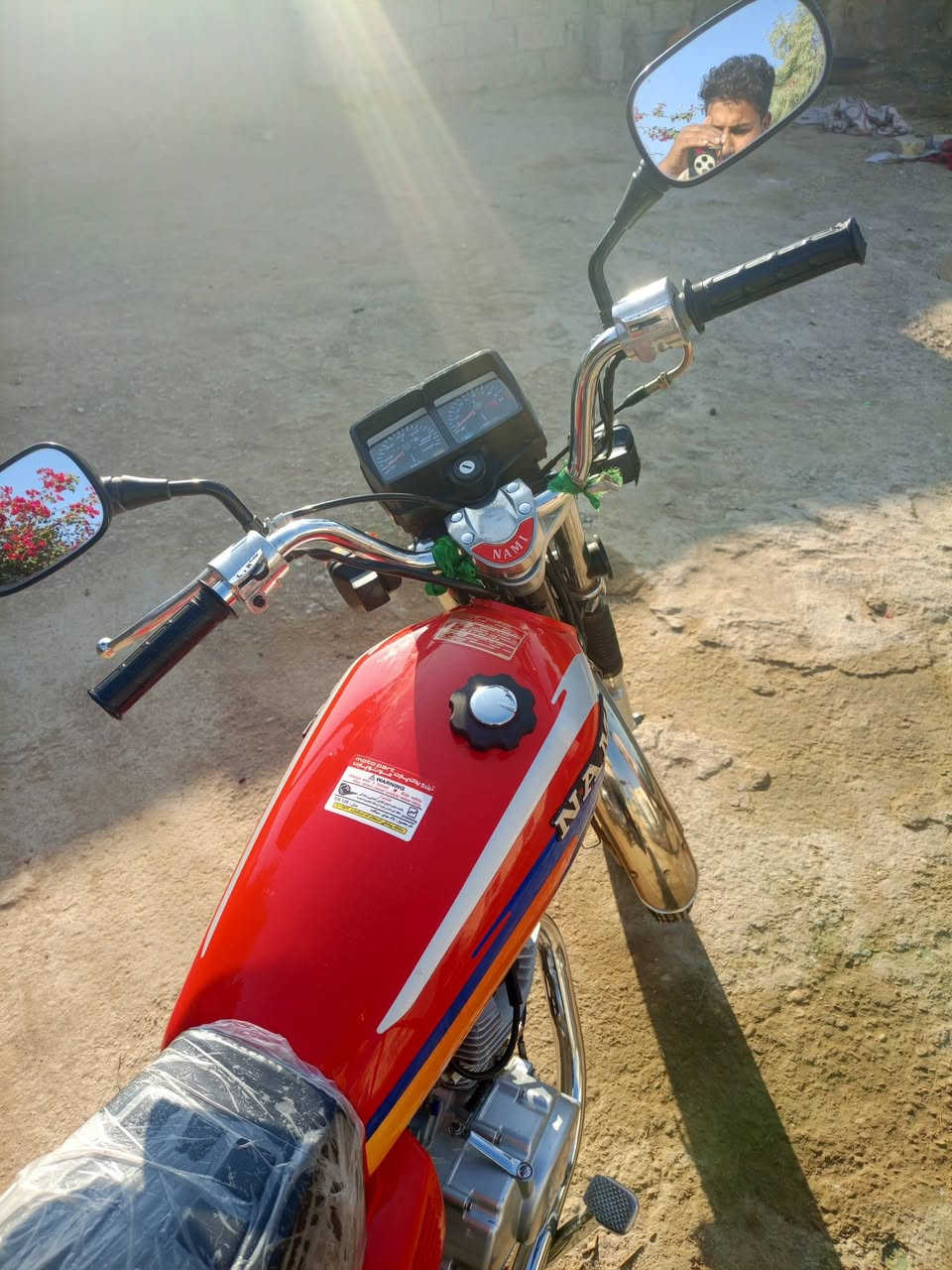 السلام عليكم دراجه اربعه كير للبيع
موديل 22 اوراق اصولي
دراجه جاهزه وخير من الله
خاص مغلق
مكان كوت حي الجهاد
رقم الهاتف ***********
