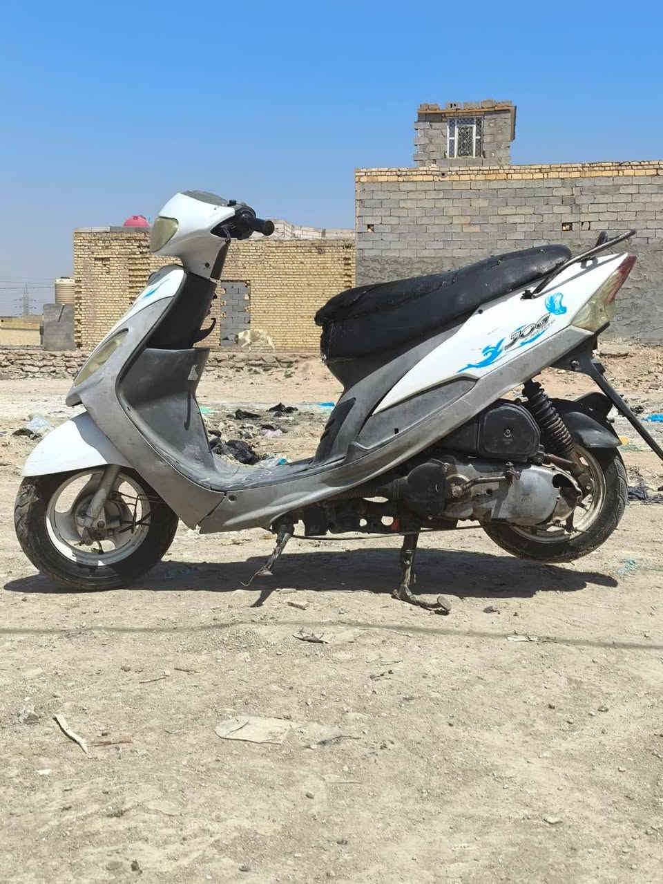 سلام عليكم ماكس منغولي للبيع مفتوح مجفت جديد الكهربائيات كله شغاله سلف وهندر لايت بك لايت هورن بريكات كله شغاله الباقي شوفة عينك الدراجة شلعه ومعدل السعر 550 الف وبيه مجال قليل تايرات جدد رقم *********** العنوان السماوة المعالي
