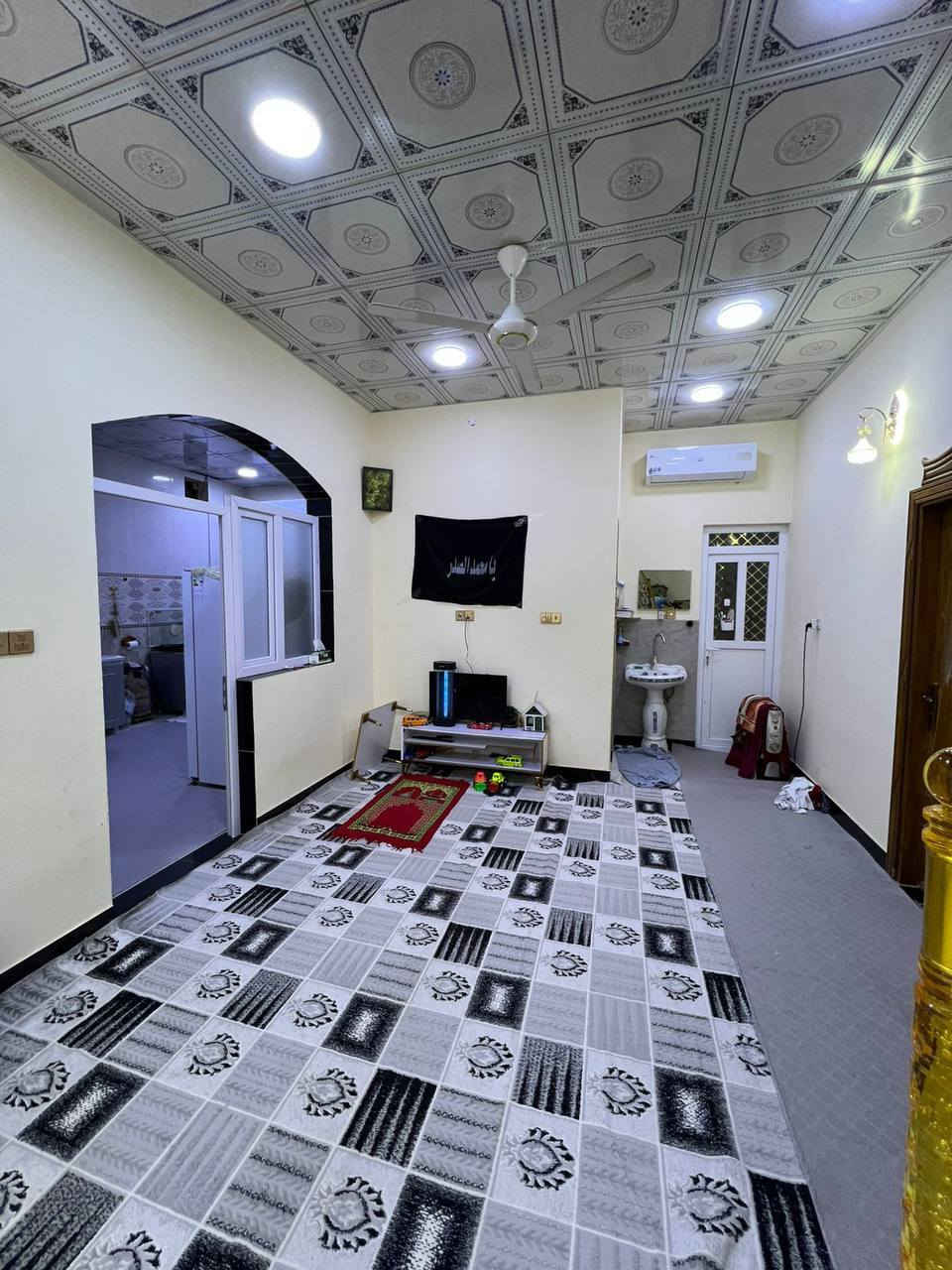 دار سكن بمساحة 150م
طابو ملك صرف زراعي عراقي نموذج 25
البناء حديث وشغل مرتب والواقع أجمل .
#يحتوي :: كراج صحيات خارجية استقبال مطبخ صالة 
صحيات داخلية غرفتين منام درج مؤدي للسطح مع منور
اساس وسقف #كونكريت شارع 10م تبليط .
مدارس مشي سناتر ماء كهرباء منطقة سكنية وخدمية
يبعد عن طريق الوسطي 150م .
📍 إبي الخصيب - طريق الوسطي - قرب مدرسة الصفراء
#السعر_المطلوب :: 90 مليون قابل للتفاوض 
#للأستفسار :: 
***********
