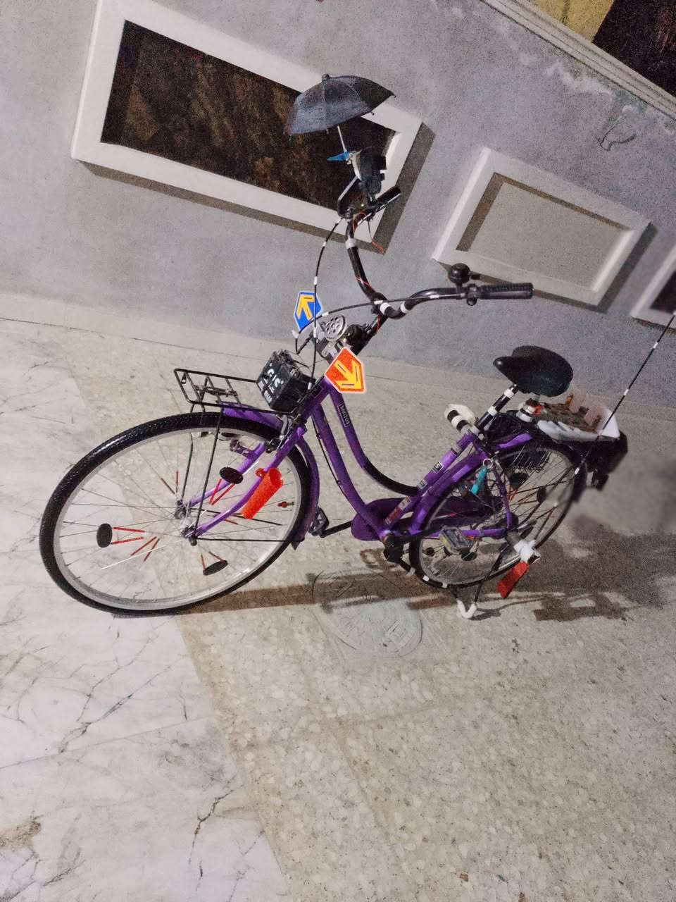 السلام عليكم شباب بايسكل للبيع 21 نظيف بجنبز مكاني كربلائي حي العامل المنطقه الثالثه سعر الباسكين 175 وبي مجال رقم الهاتف بس واتساب ***********
