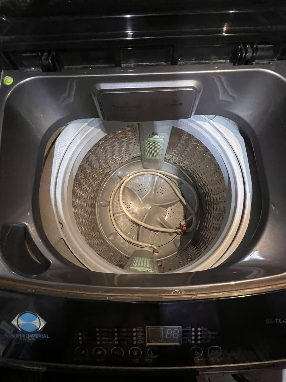 السلام عليكم خواتي غسالا ملابس للبيع نضافه فولل  كدام العين مابيها اي شي اخو الجديد واذا ع اشخوط هذ نايلون يعني مو الغسالا /////السعر 425 وبيها مجال التواصل خاص او ع رقم ***********
