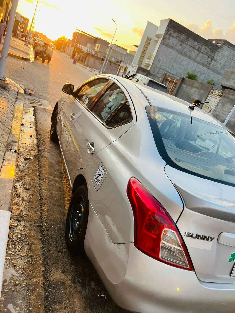 السلام عليكم نيسان 2016 رقم اربيل كير تبريد سياره حلوه ونضيفه دوشمه جديده ارضي وكشنات مكينه كايمه وبيه ضربه الجاملغ الخلفي صفحت اليمنه ولمدكر الكدام مصبوغ  السعر 75 وبيها مجال العنوان البصرة الزبير رقم التليفون ***********
