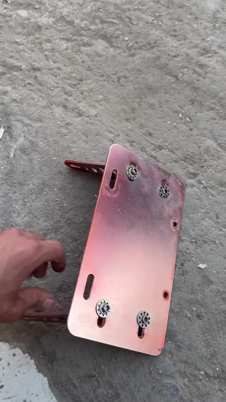 سلام عليكم قاعده مال رقم مشمشيه للبيع عنواني بغداد الدوره ***********
