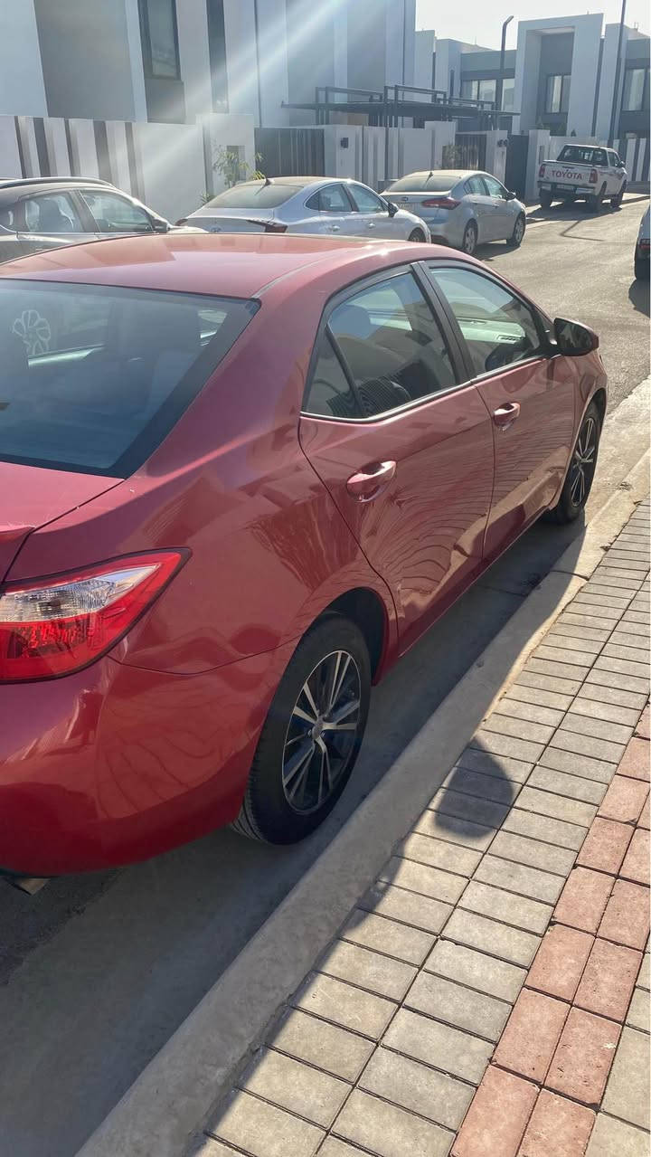 كورلا موديل 17 ماشية 81 الف سلايد كشن هيتر ستيرن هيتر رادار وحساسات وباقي المواصفات Le محسن عدا البصمة والجلد مكينة كير تايرات كله مكفول بدون شاصي السياره بيها بنيد مبدل وجاملغ صبغ وشبر يم يدة باب السايق مثل مواضح بالصورة 

السياره ع ايدي من ٢٠١٨ والسعر 118 ورقة وبيها مجال بسيط وارخص سعر هذا بالسوك كلة مكانها يرموك 
*********** بغداد, العراق
