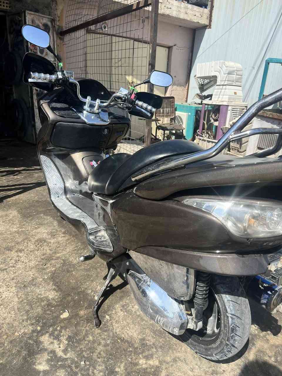 سلام عليكم دراجه فورزه0/8كرستال 6كير و3تحويلات دراجه نضافه خارجيه كلش نضيفه احلا من الصور  و دراجه مكفوله بيهه اوراق كامله مكينه ما مفتوحه مكفوله بيهه بس صوت كلج خلفي و مماثر شلعه ومعدل خير من الله دراجه كفاله ورجاء لا تنطيني كلمه و بعدين تتحجحج للبيع و امراوس حسب القناعه  مكاني بغداد ماعندي توصيل سعرهه مليون و100وبيهه مجال


**إذا كنت صاحب هذا الإعلان وتريد حذفه لأي سبب، رجاءا أرسل رسالة إلى الدعم الفني**