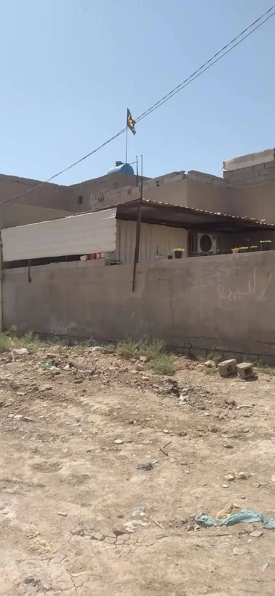 بيت للبيع قاطين المساحه 250متر طابو صرف عنوانه الصويرة حي السلام قرب غسل الباشه خالف المحلات الجداد تفاصيل أكثر اتصال على الرقم التالية ***********x***********
