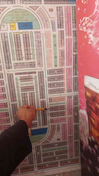 دار للبيع مجمع الكرار السكني في النجف مرحلة الثالثه شارع 30 سنتر مساحة 200 متر طابقين سعر الدار 100 مليون واصل 37 والباقي أقساط على المصرف العقاري يباع بتطلوعه مناسبه تنافسيه 
***********
