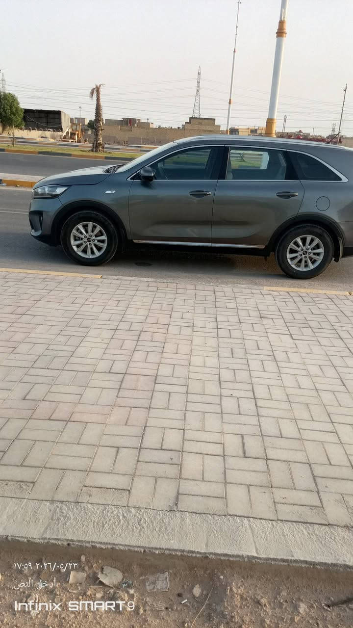 سورينتو موديل ١٨ خليجي ٤ سلندر ٧ راكب ماشيه ١٢٣ الف يدق جرس بالميه وعشرين مكفول من الصبغ گير محرك حداديه عل شرط تخم تاير جديد قبل شهر انشد باتري جديد سياره لا يوجد دينار واحد صرف عليها الاتصال على الرقم *********** رقم السياره مثنى السعر ١٩٠ بيه مجال السياره كلشي فيها عل البلاد برغي ما مفتوح بيها
