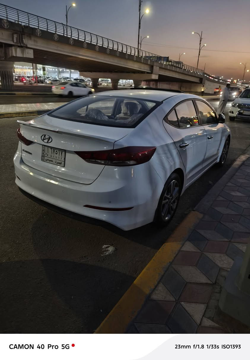 السلام عليكم للبيع سياره موديل 2019 وارد خليجي فول مواصفات سوبر ماكينه 2000 فول مواصفاترقم قطعتين صبغ الداير اللي ورا والشاملغ الامامي سياره جاهزه للاخير نقص محافظه البصره القبله بس سعر السياره 130 ورقه ***********

