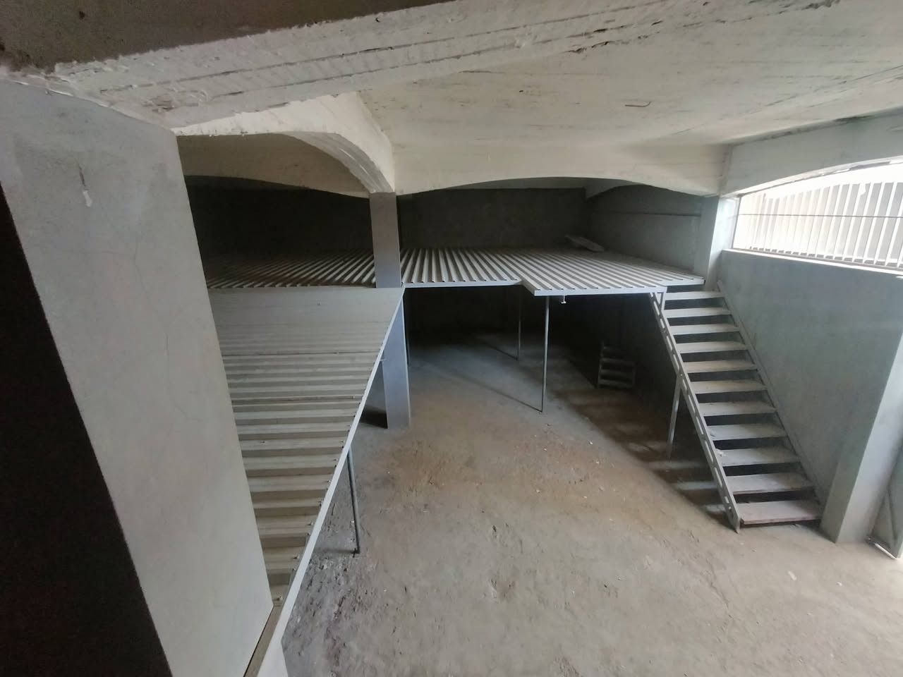 السلام عليكم متوفر كراج سيف اللايجار مساحه كبيره طابقين 
الموقع جانب الايمن قرب الجديده مقابيل شركه سنتر بغداد 

تواصل الاستفسار 
***********

*********** واتساب
