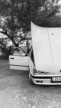 بەناوی خوا bmw1992
سەیارەکە  لۆک لۆکە 
کەپس دەبڵ دیجیتاڵ 
گێڕ ئۆتۆ جام کارەبا 
سەیارەکە بەس سڵاید نیە 
ڕەقەم هەولێر 
دەفتەر بەنزین 
abs
بەبێ لێدران و  بێ مەعجون 
سەیارەکە  لەواقع  زۆر زۆرر  جوانترە 
تایە و ویل لۆک 
بەبێ سەرف و بێ بوخار 
گێڕ مەکینە کارەبای  بەشەرتی  100فیتەر 
سەیارەکە  چوار پارچەی پەمپە  من بەحیزام ئەیدەم بێ مەعجون بێ لێدران 
لەقوەتی خۆی بێزارە  
سعری 65و  مەجالێکی برایانە 
5وەرەقە غرامەی لەسەرە  ئەیدەمەووە دوای معامەلە
*********** تیل و وەتس ئاپ
