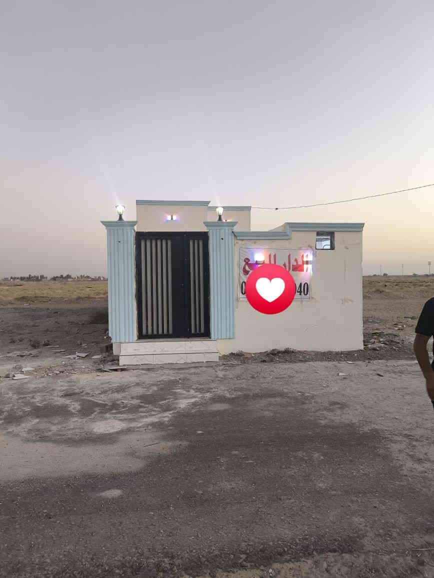 دار للبيع 100 متر كامل مكمل جيب غراضك وتكعد 
صاله المطبخ والغرفه كما موضح بالتصوير 
العنوان 504 قرية تلعفر قرب المدرسة 
للاستفسار اكثر ***********
