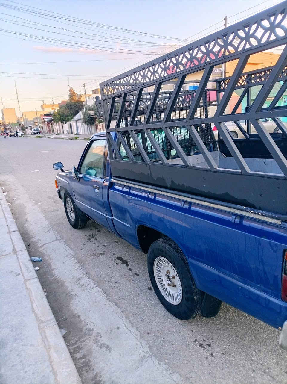 بيكم موديل ٨٥ محرك وكير وشاصي شرط مصبوغ جماليه طخم تاير جديد 
رقم نينوى صدامي شرط
 التحويل 
بيها كابون
السعر ٣٨
***********
***********
