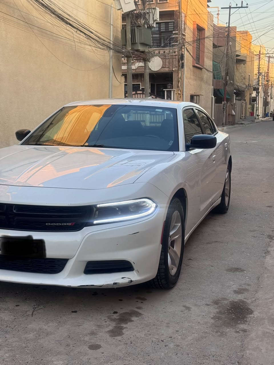 جارجر 2023  اربيل بسمي
ماشيه 25الف السياره حيل جديده
مواصفات عاديه
حادث موضح بلصور
وبيه بابين كلير من امريكا باب الصدر والورا 
مكاني  بغداد
السعر235وبيهه مجال حك الجيه
***********
