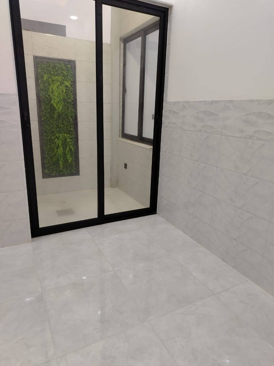 تم بحمدالله داران للبيع يارمجه الشرقيه الثانيه حي الحريه مساحه الدار100واجهه 5نزال20
واجهه حلان سقوف جبس  وثانوي 
سيراميك نص جدار ارضيات بورسلين شبابيك سلايت بناء حديث مامسكون زيرو نظام كاميرات نظام دكتات وسبالت يحتوي على غرفتين وصحيات بالثاني ومطبخ واستقبال وهول وغرفه صيحات داخليه وصحيات خارجية شرط التحويل طابو الزهور الاتصال سند 25 اتجاه قبله الاتصال بالرقم *********** اسيا سيل
          *********** كورك أبو عبدالله
