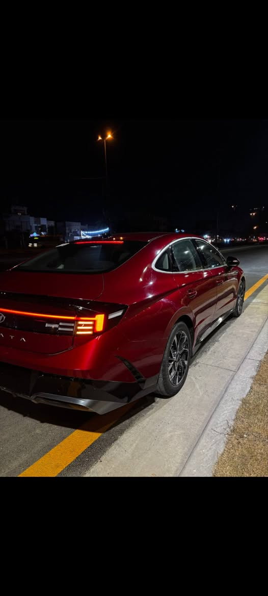 سوناتا 2024 // 2500
مواصفات رادرات نقطه عمياء كشنات تحديد مسار كلشي بيه بس بانوراما مابيه وصل قبل شهر ونص 
ماشيه 16600 فحص مؤقت بعدهي جديده ومماشيه بلعراق
جاملغ مبدل وصبغ اقل ربع بلبنيد  بدون دواخل بدون ايرباك بدون لغد بدون شاصي بيه نقوصات بسيطه 
السعر المطلوب 185 وبيه مجال للشراي 
للاستفسار : ***********
