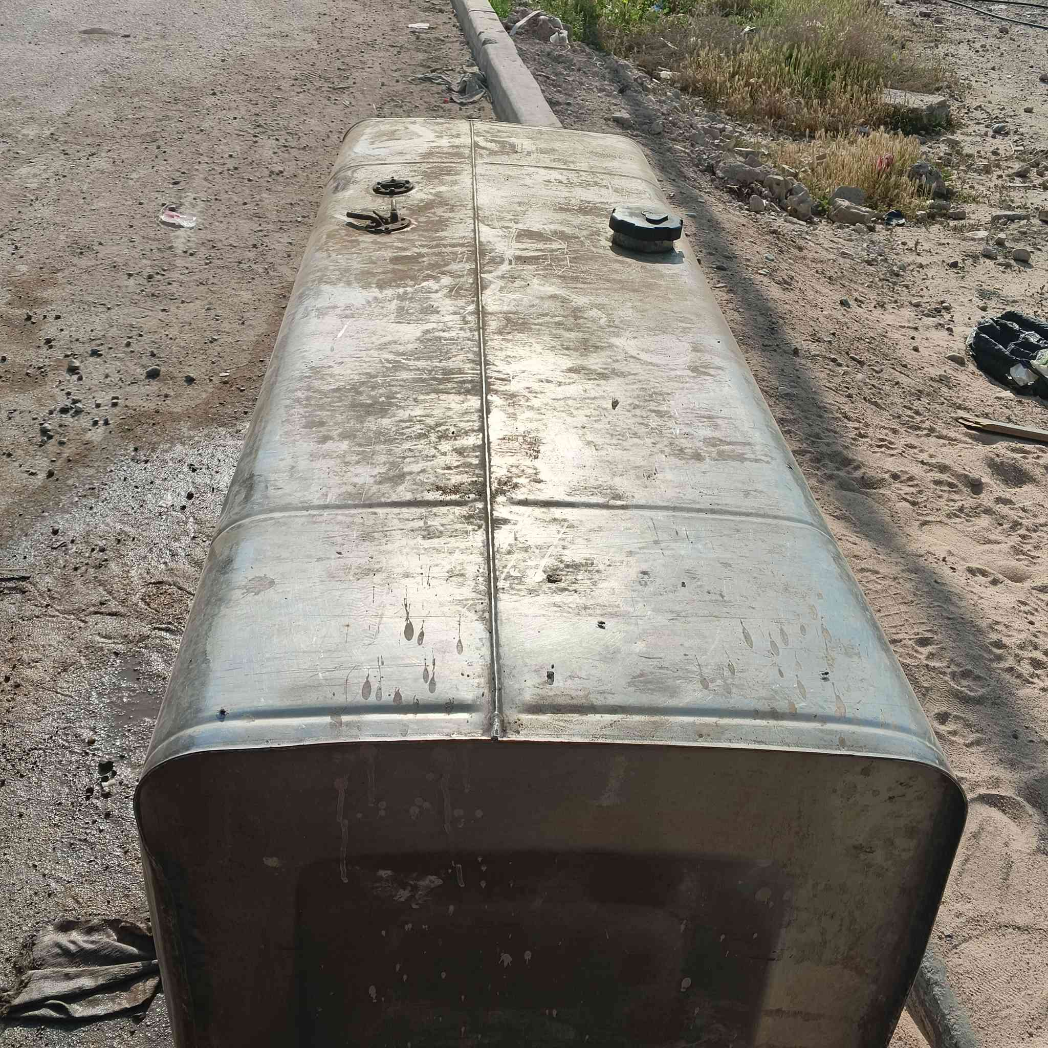 سلام عليكم تانكي للبيع الف لتر مكاني بغداد جسر التاجي الدوار السعر 750وبي مجال رقم  ***********
