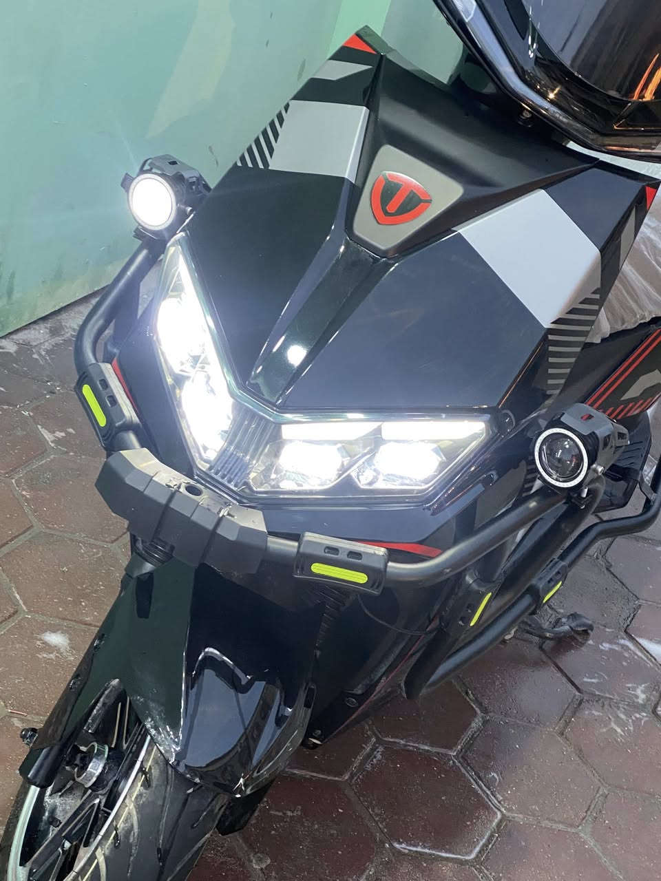 سلام عليكم دراجه شحن نوع تيسلا صارلها اقل شهرين دراجه نضيفه استعمال قليل دراجه بصمه سعرها ١,١٥٠ بيها مجال قليل


**إذا كنت صاحب هذا الإعلان وتريد حذفه لأي سبب، رجاءا أرسل رسالة إلى الدعم الفني**