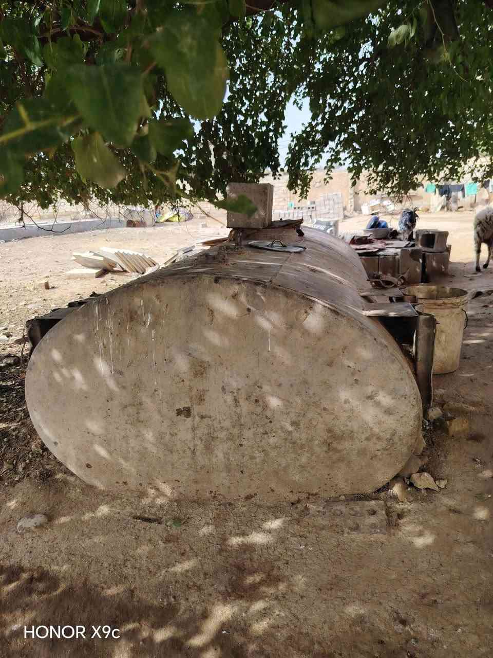 تانكي حديد البيع ثقيل سعر ٣٥٠  سكن بغداد *********** ***********
