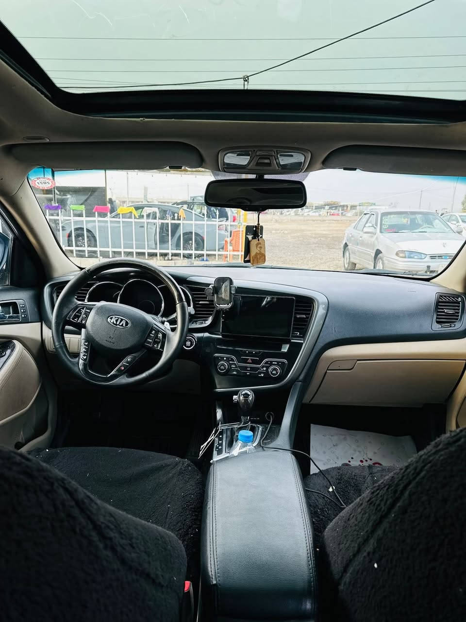 السلام عليكم كيا اوبتما 2012 خليجي محرك 2400 دوش قبل سبوع مشدود حاويه السيارة فول موصفات للأخير رقم سليمانيه السعر ١١٥ بيها مجال بسيط قطعتين صبغ بدون دواخل 2400 
***********
