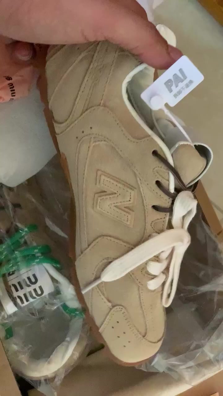 اربع احذيه  ماركات صنع ايطالي سعر القطعه ٤٠ الف شلع للاستفسار خاص


**إذا كنت صاحب هذا الإعلان وتريد حذفه لأي سبب، رجاءا أرسل رسالة إلى الدعم الفني**