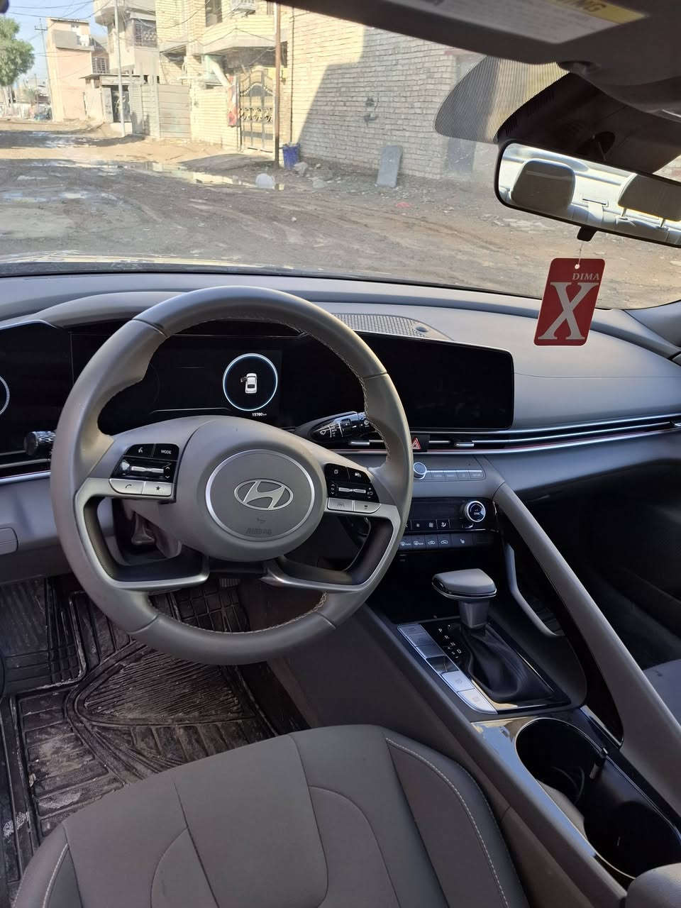 انترا 2024 وارد امريكي ضرر خلفي بدون حوض +جاملغ ايسر بلنقل
موصفات سياره 

.فول موصفات 
١.فتحه 
٢.بصمتين 
٣.لد داخلي ٦٣ لون
٤.تشغيل عن بعد 
٥.فتحه صندوق عن بعد
٦.شاشه جتلل متصله كار بلي 
٧. لد زنون ابلادي 
٨. هاند ابريك بصمه
٩. ثلاث وضعيات قياده 
١٠. رادار امامي. جانبي .خلفي 
١١.ماشيه ١٠ ميل ١٧ كيلو حقيقي 
سياره اخت جديده مال. بيت 
١٢.سياره بسمي 
١٣. لون ازرق غير محدد 
١٤. ويل كب +سبير 
سياره جديده كلش حادث بسيط  سعره 165$ وبيه مجال عنوان بغداد. الدوره 
***********
***********
